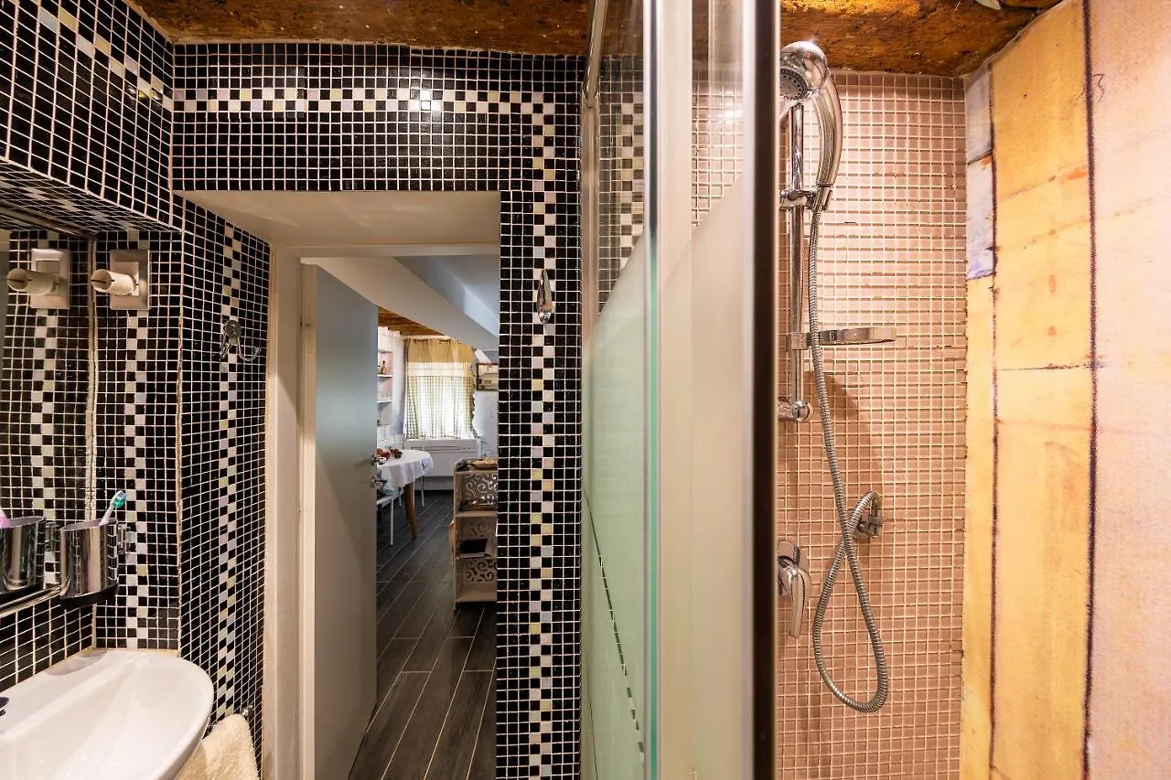 Ln Luxe Apartment Venice Canal View