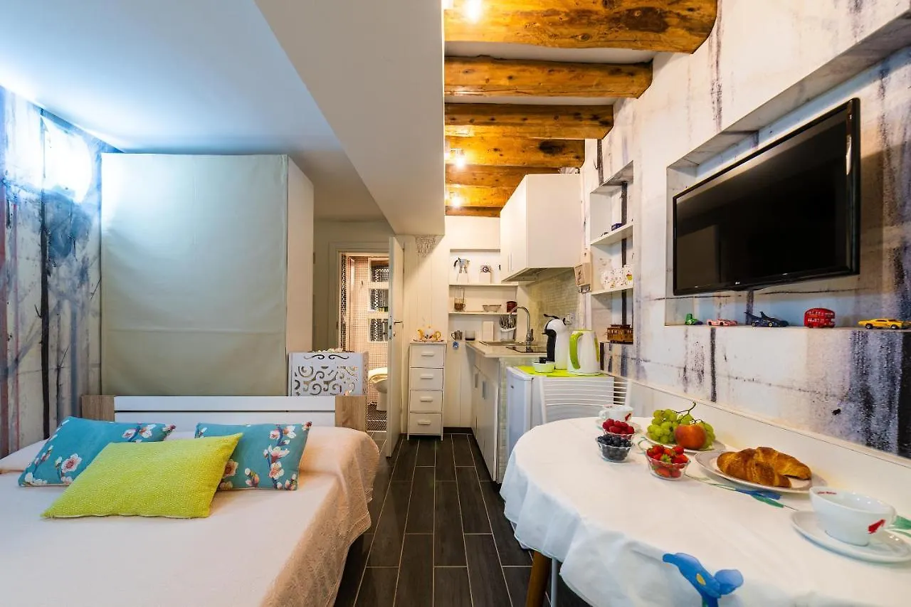 Ln Luxe Apartment Venice Canal View